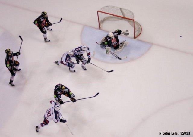 Photo hockey match Amiens  - Grenoble  le 04/01/2013