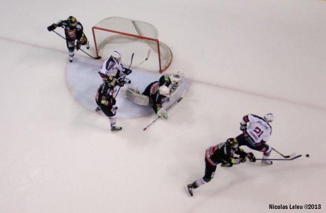 Photo hockey match Amiens  - Grenoble  le 04/01/2013