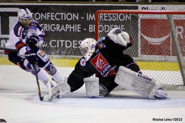 Photo hockey match Amiens  - Grenoble  le 04/01/2013