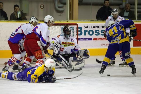 Chamonix  1 - 8 Epinal 