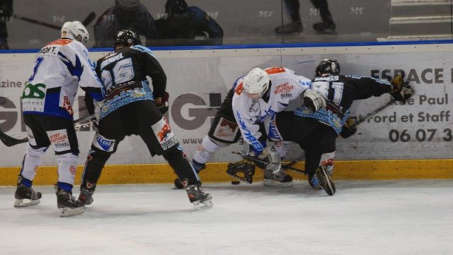 Photo hockey match Tours  - Courchevel-Méribel-Pralognan le 12/01/2013