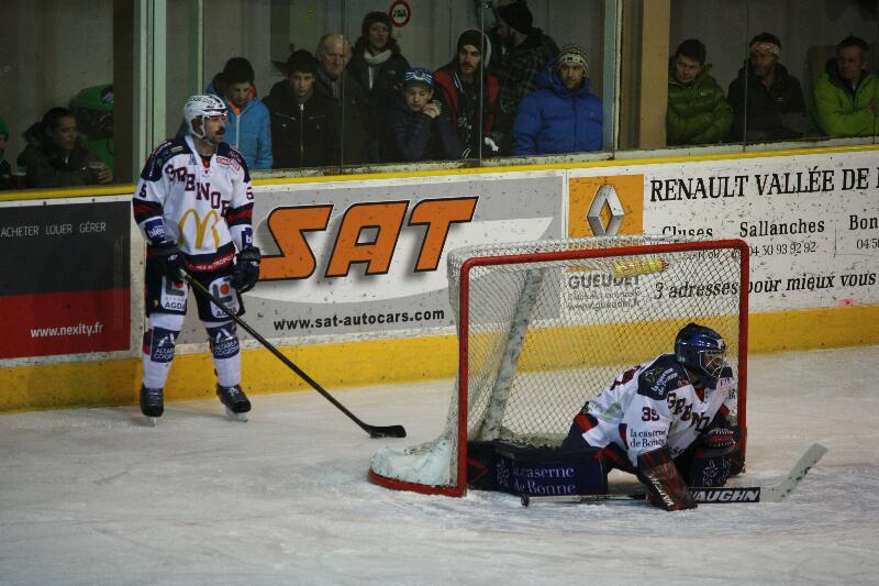 Chamonix  6 - 4 Grenoble 