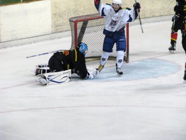 Photo hockey match Besançon - Luxembourg le 16/02/2013