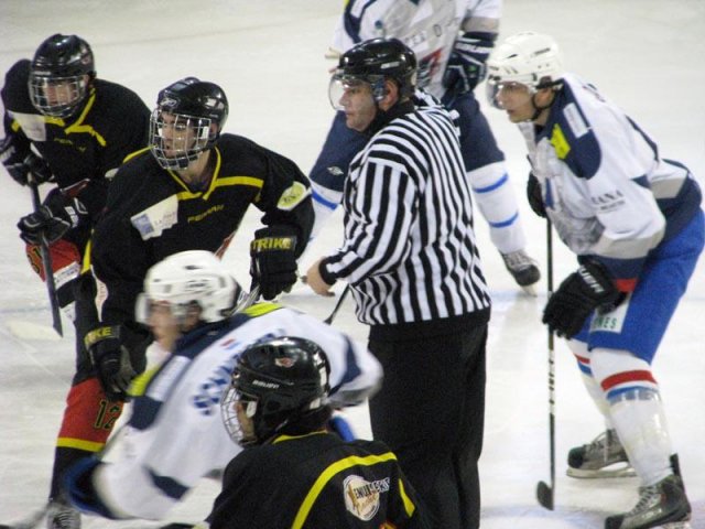 Photo hockey match Besançon - Luxembourg le 16/02/2013