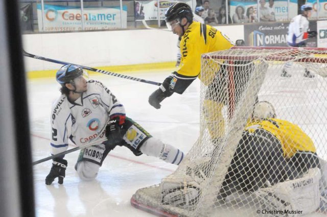 Photo hockey reportage Les Dragons débutent bien