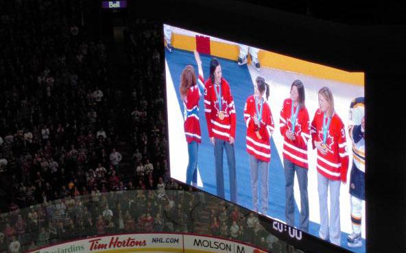 Photo hockey Catherine Ward: championne en or! - Hockey Féminin