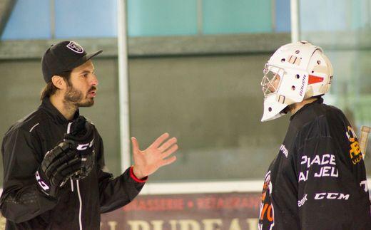 Photo hockey Eddy Ferhi, entraĂ®neur de gardiens - Ligue Magnus : Epinal (Les Wildcats) Photo hockey Eddy Ferhi, entraĂ®neur de gardiens - Ligue Magnus : Epinal (Les Wildcats)