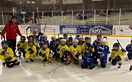 Photo hockey L. Bougro : « Ici, tout le monde tire à la même corde. » - Suisse - Divers Photo hockey L. Bougro : « Ici, tout le monde tire à la même corde. » - Suisse - Divers