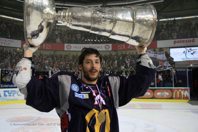 Photo hockey Retrait du maillot de Christophe Tartari - Ligue Magnus : Grenoble (Les Brűleurs de Loups) Photo hockey Retrait du maillot de Christophe Tartari - Ligue Magnus : Grenoble (Les Brűleurs de Loups)