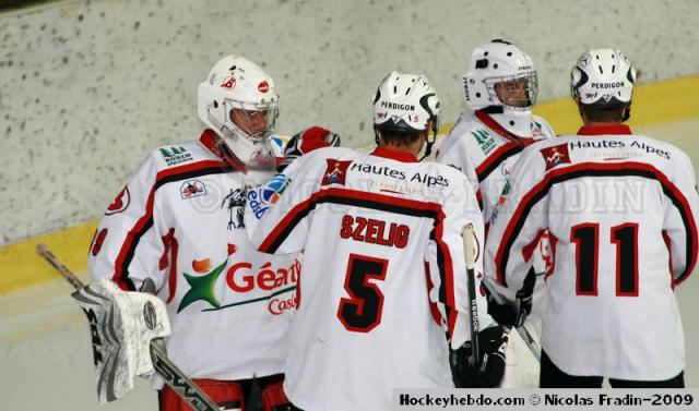 Photo hockey Amical : Briançon - Jesenice - Ligue Magnus : Briançon  (Les Diables Rouges)
