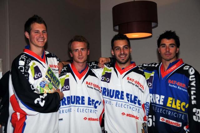 Photo hockey D1 : Caen dévoile son nouveau maillot - Division 1 : Caen  (Les Drakkars)