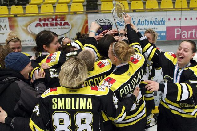Photo hockey Féminin : Le Tornado champion d