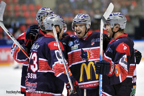Photo hockey Grenoble : matchs amicaux - Ligue Magnus : Grenoble (Les Brûleurs de Loups) Photo hockey Grenoble : matchs amicaux - Ligue Magnus : Grenoble (Les Brûleurs de Loups)