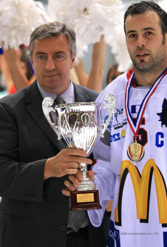 Photo hockey Grenoble remporte son 1er trophée - Ligue Magnus