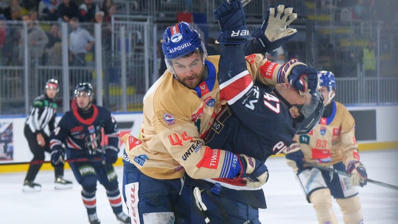Photo hockey ICEHL : Ca remue en bas, le haut arrêté - Hockey en Europe