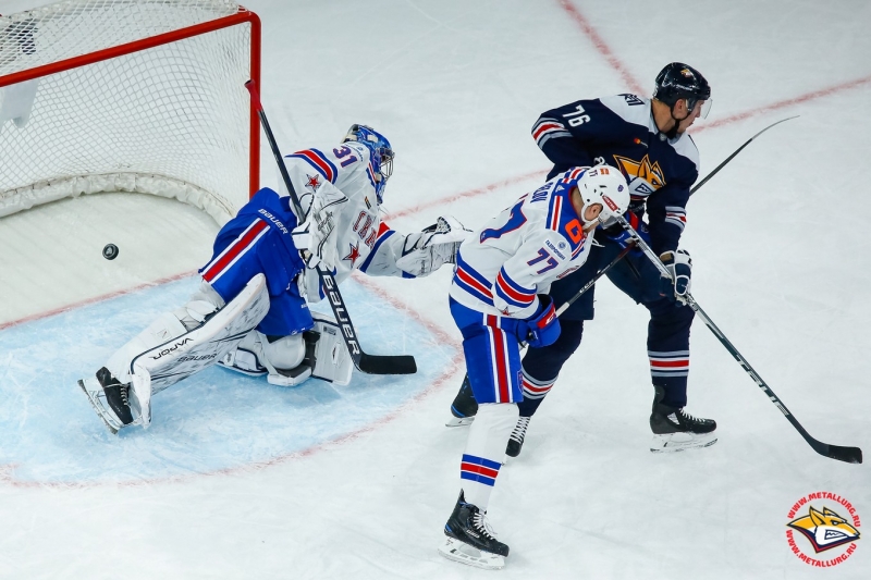 Photo hockey KHL : 4ème coup de marteau - KHL - Kontinental Hockey League
