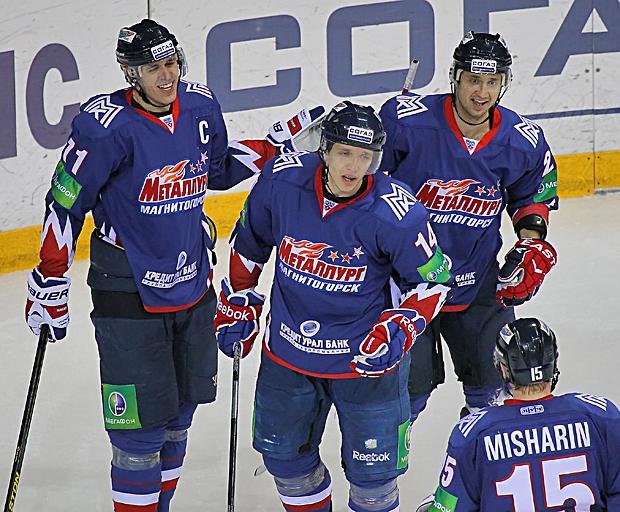 Photo hockey KHL : Avec Malkin dans le moteur - KHL - Kontinental Hockey League ARCHIVES Photo hockey KHL : Avec Malkin dans le moteur - KHL - Kontinental Hockey League ARCHIVES