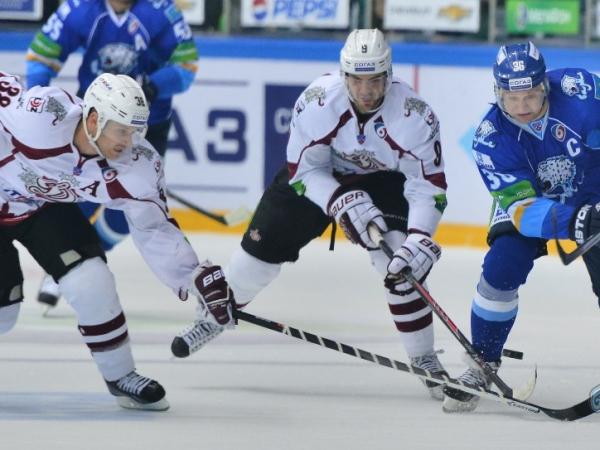 Photo hockey KHL : Dans la poussière des steppes - KHL - Kontinental Hockey League Photo hockey KHL : Dans la poussière des steppes - KHL - Kontinental Hockey League