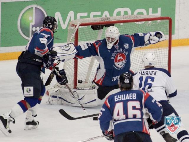 Photo hockey KHL : Fin de série pour le Dynamo - KHL - Kontinental Hockey League Photo hockey KHL : Fin de série pour le Dynamo - KHL - Kontinental Hockey League