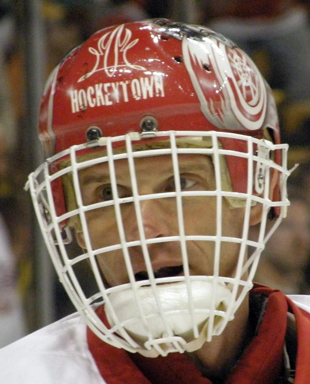 Photo hockey KHL : Hasek a signé ! - KHL - Kontinental Hockey League Photo hockey KHL : Hasek a signé ! - KHL - Kontinental Hockey League