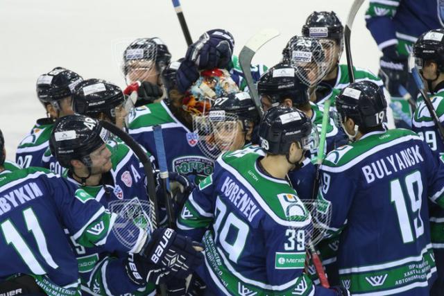 Photo hockey KHL : Le leader noyé dans le pétrole - KHL - Kontinental Hockey League