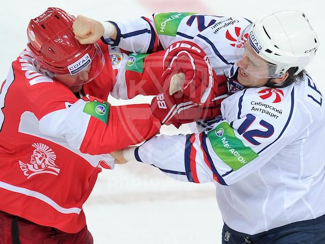 Photo hockey KHL : Le monde à l Photo hockey KHL : Le monde à l