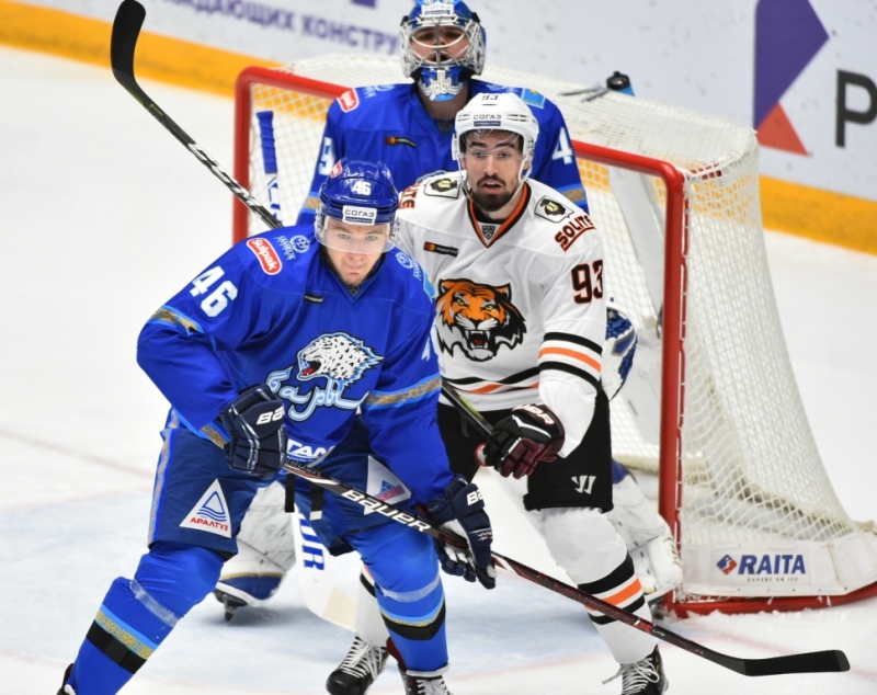 Photo hockey KHL : Net et précis - KHL - Kontinental Hockey League