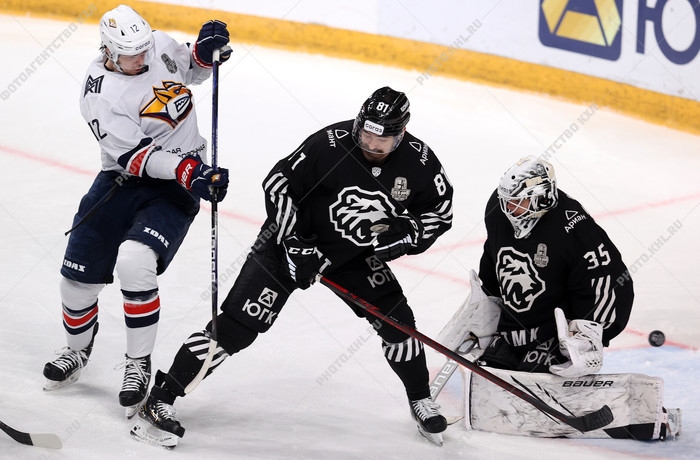 Photo hockey KHL : Serré - KHL - Kontinental Hockey League ARCHIVES