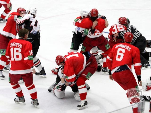 Photo hockey KHL : Un record dont on se serait passé - KHL - Kontinental Hockey League Photo hockey KHL : Un record dont on se serait passé - KHL - Kontinental Hockey League