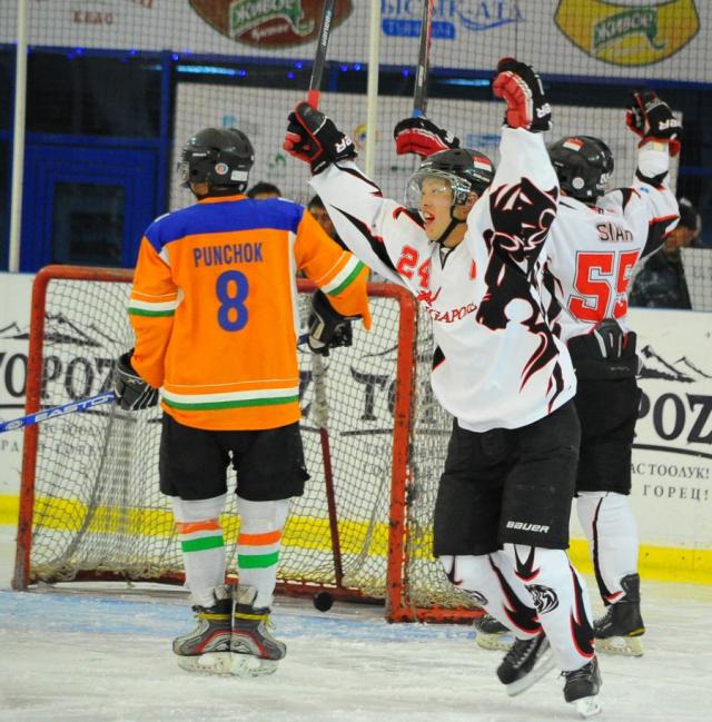 Photo hockey Les Kirghizes passent en tête - Hockey dans le Monde
