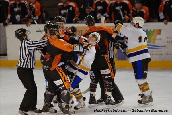 Photo hockey LM : Périard retourne en LNAH - Ligue Magnus : Tours  (Les Remparts)