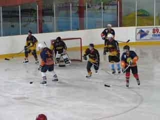 Photo hockey Loisirs : Colmar abat les Bisontins - Hockey en France : Besançon (Les Aigles) Photo hockey Loisirs : Colmar abat les Bisontins - Hockey en France : Besançon (Les Aigles)