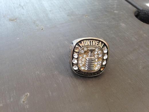 Photo hockey NHL : Le mystère de la bague dans la rivière - NHL : National Hockey League - AHL Photo hockey NHL : Le mystère de la bague dans la rivière - NHL : National Hockey League - AHL