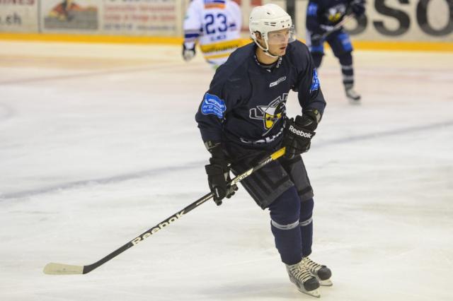 Photo hockey NLA: Pierrick Pivron en test à Fribourg - Suisse - Divers Photo hockey NLA: Pierrick Pivron en test à Fribourg - Suisse - Divers