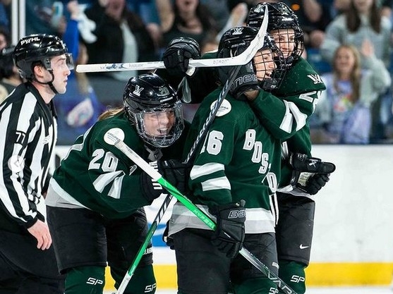 Photo hockey PWHL : Boston frappe les premières - Hockey Féminin