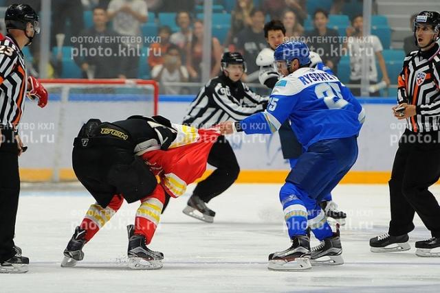 Photo hockey Rififi à Astana - KHL - Kontinental Hockey League