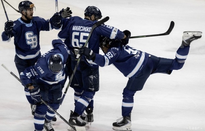 Photo hockey Tipsport Liga : Tout près - Tipsport Liga