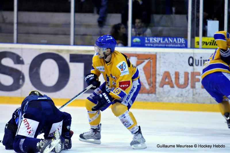 Photo hockey reportage Amicaux : Les Ducs trônent en Suisse