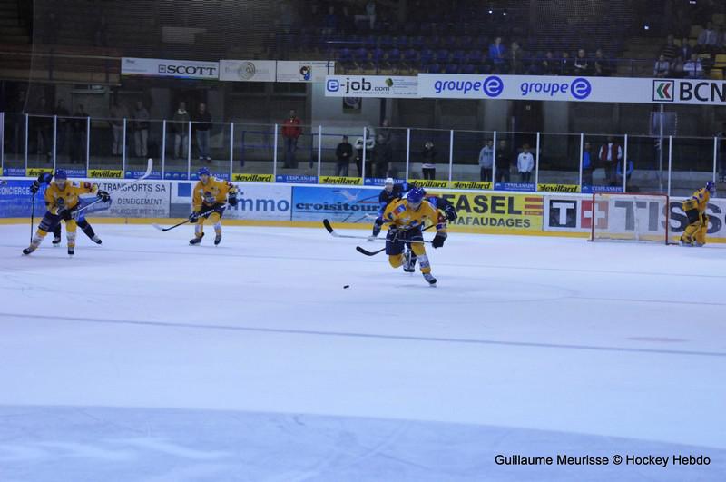 Photo hockey reportage Amicaux : Les Ducs trônent en Suisse