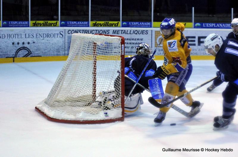 Photo hockey reportage Amicaux : Les Ducs trônent en Suisse