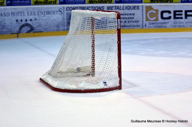 Photo hockey reportage Amicaux : Les Ducs trônent en Suisse
