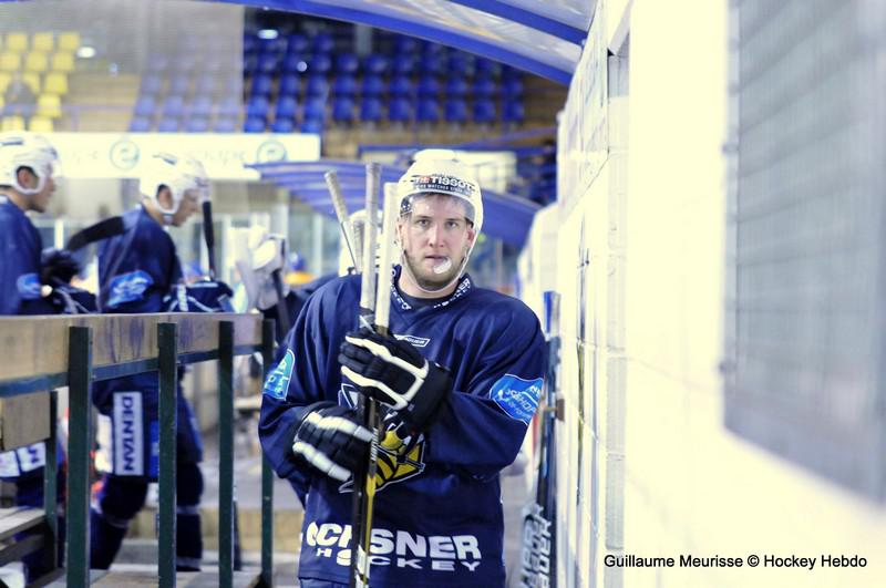 Photo hockey reportage Amicaux : Les Ducs trônent en Suisse