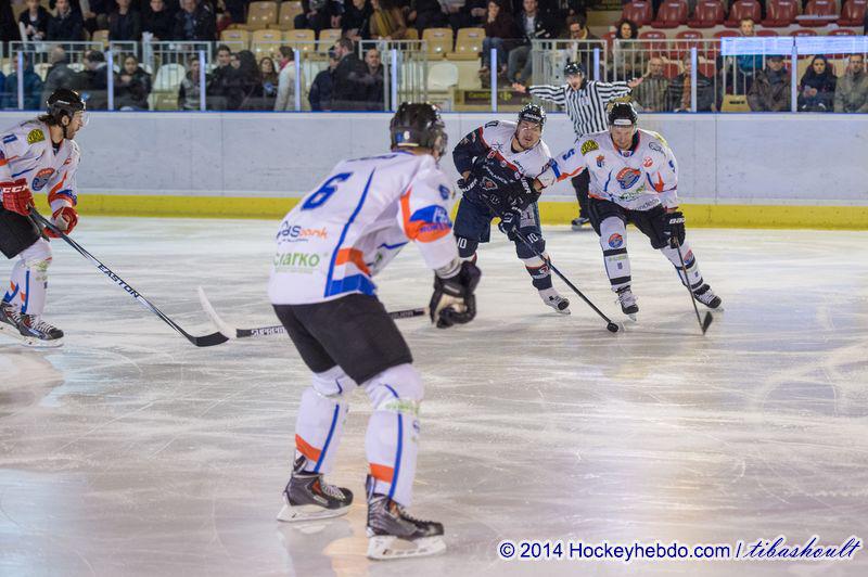 Photo hockey reportage Des débuts réussis