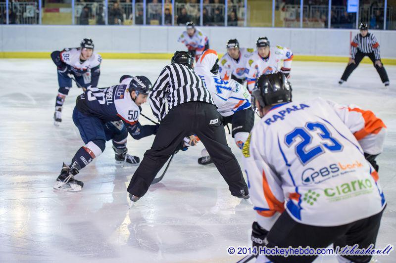 Photo hockey reportage Des débuts réussis