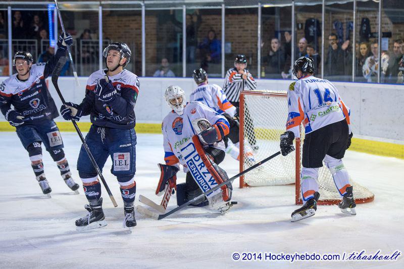 Photo hockey reportage Des débuts réussis