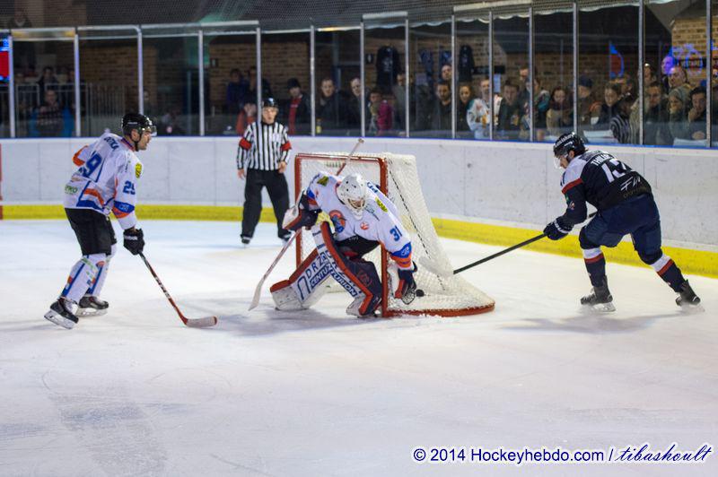 Photo hockey reportage Des débuts réussis