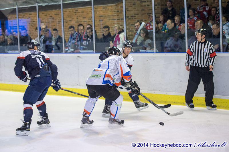 Photo hockey reportage Des débuts réussis