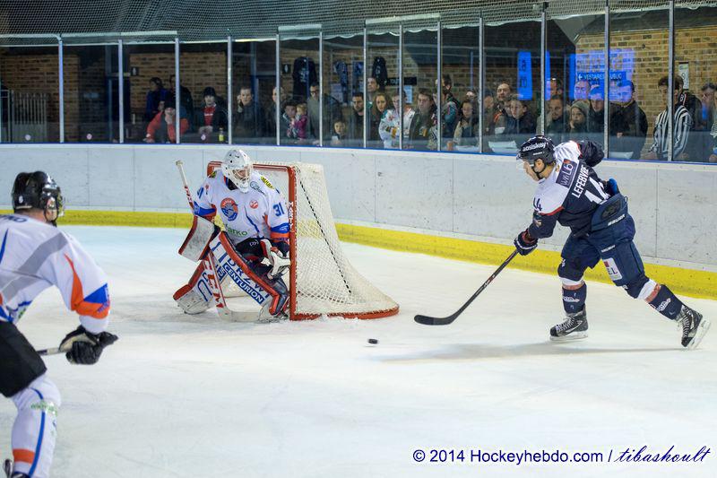 Photo hockey reportage Des débuts réussis
