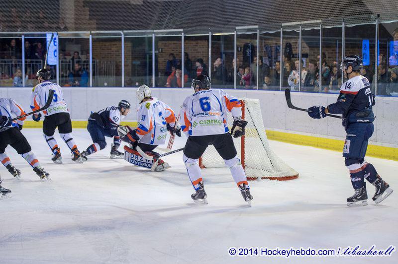 Photo hockey reportage Des débuts réussis