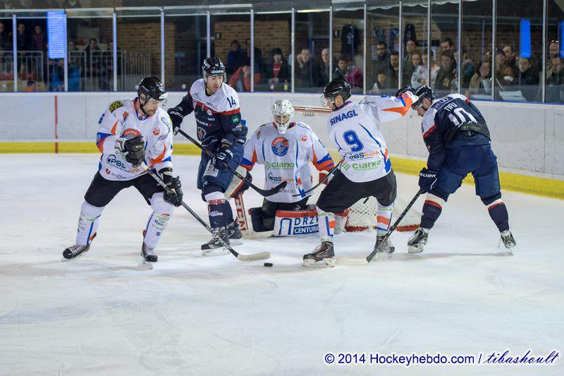 Photo hockey reportage Des débuts réussis